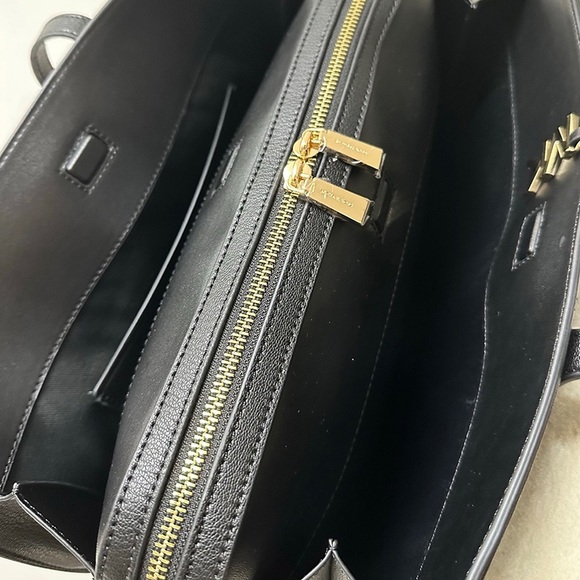 M&K Laila Leather Tote Bag - Picture 6 of 6